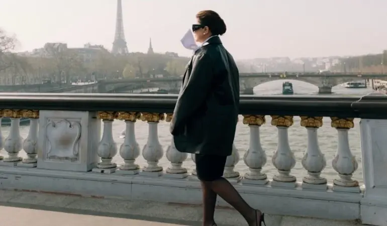 Sosyal Medya Sibel Can’ın Paris Fotoğraflarıyla Çalkalandı