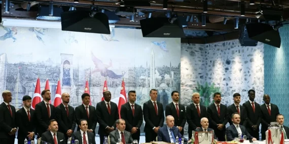 ERDOĞAN’A GALATASARAY’DAN FORMA JESTİ