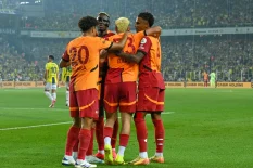 GALATASARAY BAŞKANI DURSUN ÖZBEK’TEN DERBİ ZAFERİNE PRİM MÜJDESİ