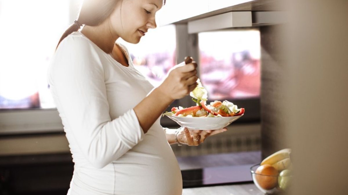 Hamilelikte kaçınmanız gereken 9 gıda