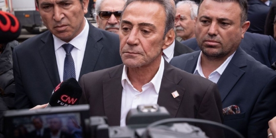 CHP’DE KRİZ BÜYÜYOR: KURULTAY İPTAL Mİ EDİLECEK?