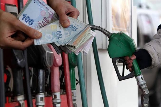 Sürücüleri İlgilendiriyor! Akaryakıtta Yeni Zam Riski Büyüyor