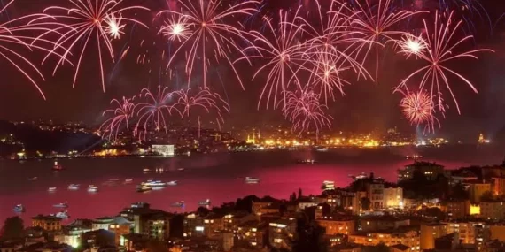 İşaret Fişeği Yangın Çıkardı, İstanbul’da Yeni Yasak Geldi