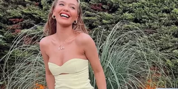 MELİSA DÖNGEL’DEN BİKİNİLİ TATİL PAYLAŞIMI