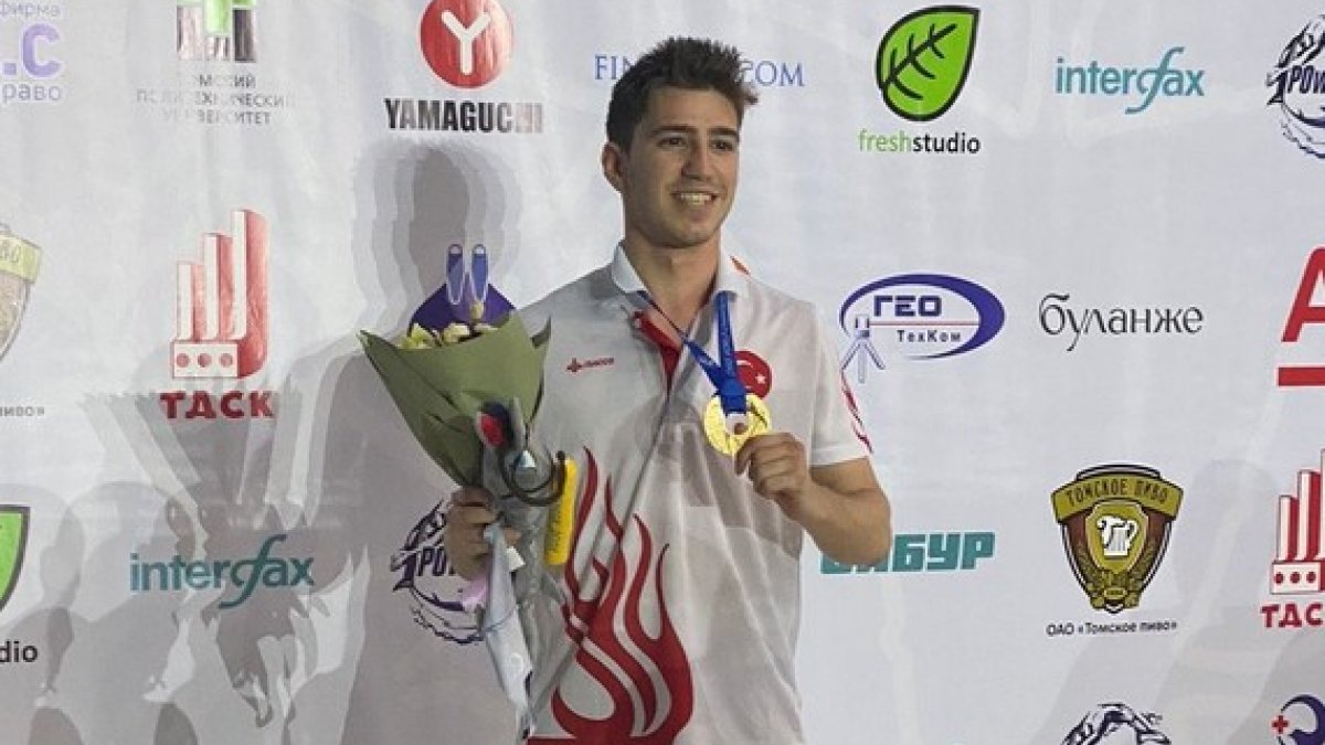 Milli yüzücü Derin Toparlak Rusya’da Dünya Şampiyonu oldu