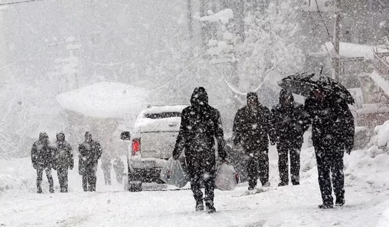 Türkiye’de Sıcaklıklar Düşüyor, Sağanak Yağış Ve Kar Etkili Olacak