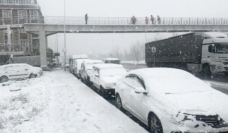 İstanbul’da Kar Alarmı: Meteoroloji Tarih Verdi!
