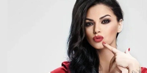 NEZ AVM’DE VERDİĞİ KONSERLE SAHNELERE GERİ DÖNDÜ