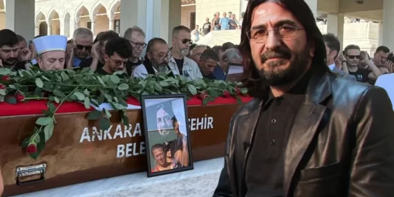 Gazeteci-Yazar Nihat Genç, Son Yolculuğuna Binlerce Kişinin Katılımıyla Uğurlandı