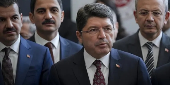 TRT’DE DAVA ZAMANI MI? BAKAN TUNÇ’TAN YEŞİL IŞIK