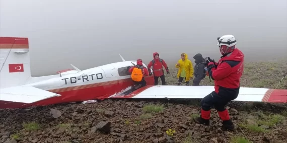 Rize’ye İniş Yapmak Üzereyken Düşen Uçağın Enkazına Ulaşıldı