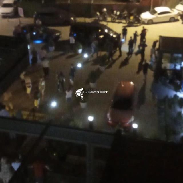Şarkıları milyonlar dinlenen ünlü rapçi Çakal, kaldığı otelin önünde saldırıya uğradı