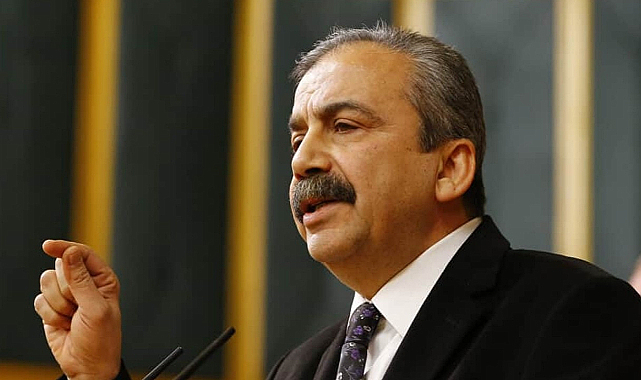 sirri-sureyya-onder-kimdir-kac-yasinda-nereli-7637