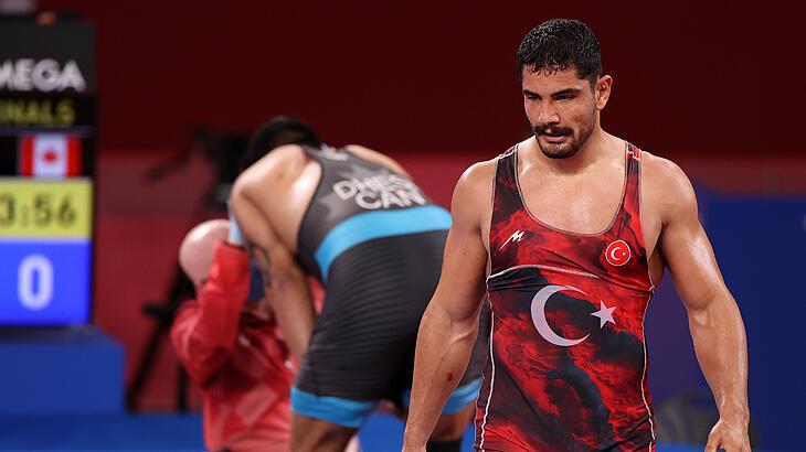 Taha Akgül bronz madalya maçına çıkmaya hak kazandı