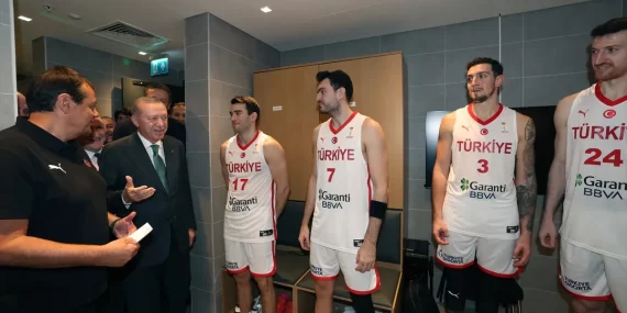 A Milli Basketbol Takımı’nı Tebrik Eden Erdoğan’dan Samimi Sözler