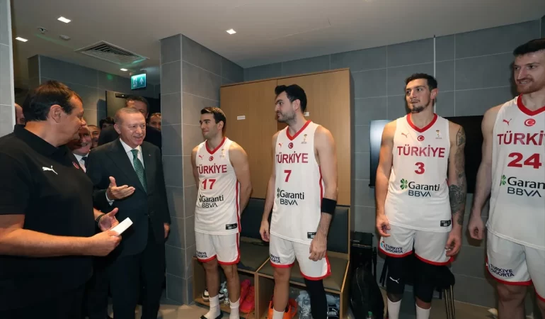 A Milli Basketbol Takımı’nı Tebrik Eden Erdoğan’dan Samimi Sözler