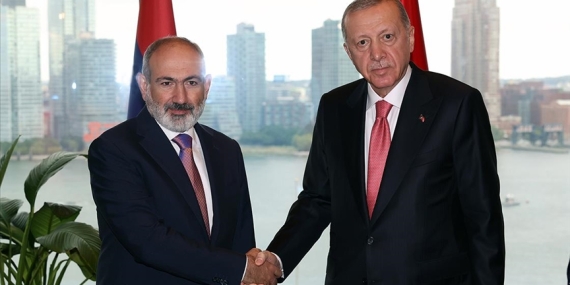 Erdoğan ve Paşinyan Arasında Samimi Görüşme