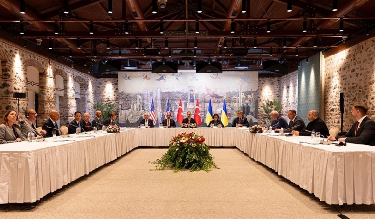 İSTANBUL’DA TARİHİ ZİRVE