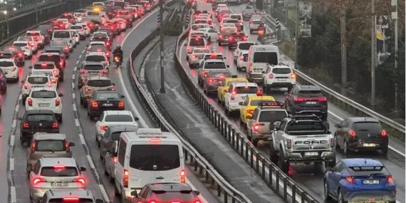 TÜRKİYE’DEN 4 ŞEHİR TRAFİK YOĞUNLUĞUNDA DÜNYA ZİRVESİNDE