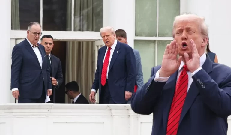 ABD BAŞKANI TRUMP BEYAZ SARAY’IN ÇATISINDA GÖRÜNTÜLENDİ!