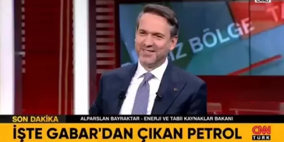Ahmet Hakan Gabar Dağı’ndan Çıkan Petrolü Canlı Yayında Kokladı