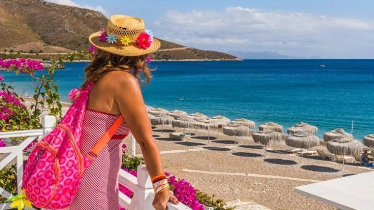 yerli-turist-harcamada-rekor-kirdi-yilin-ilk-ceyreginde-764-milyar-lira-harcandi-sh9x